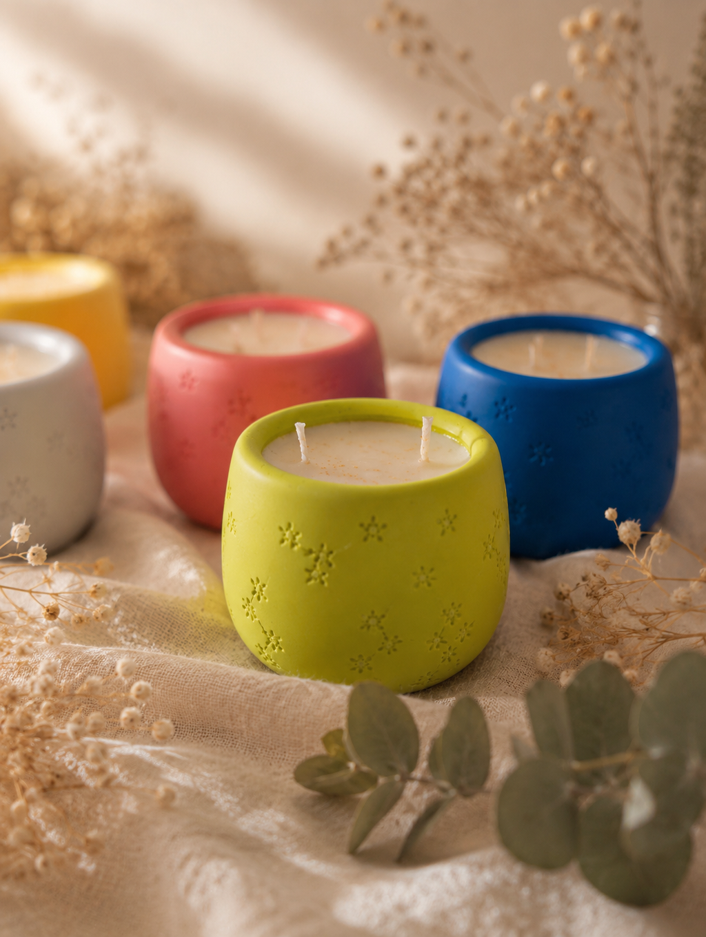 Bougie parfumée artisanale · Cire de soja · Pot en jesmonite • L'Alanguie