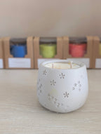 Bougie parfumée artisanale · Cire de soja · Pot en jesmonite • L'Alanguie
