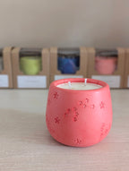 Bougie parfumée artisanale · Cire de soja · Pot en jesmonite • L'Alanguie